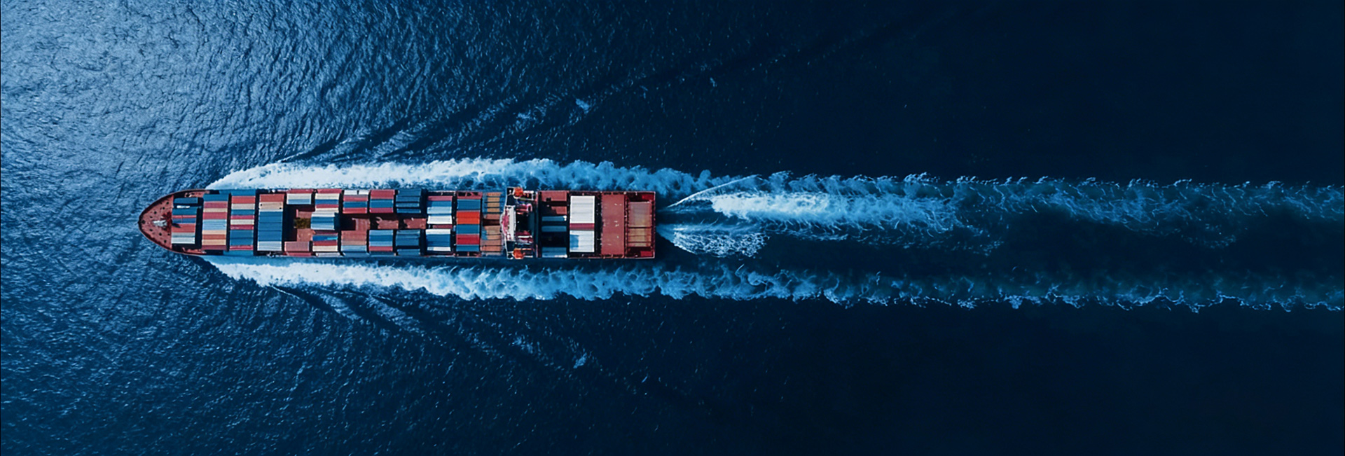 SET SAIL TOGETHER, STRIVE FOR GLORY

当您聚焦新市场、突破新业绩时，我们的服务始终在线 
—— 您只管向前，我们保障后方！
